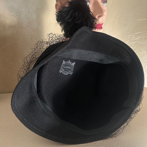 UNIQUE 1940s BLACK FELT HAT WITH BLACK FEATHER  TRIM main image 7